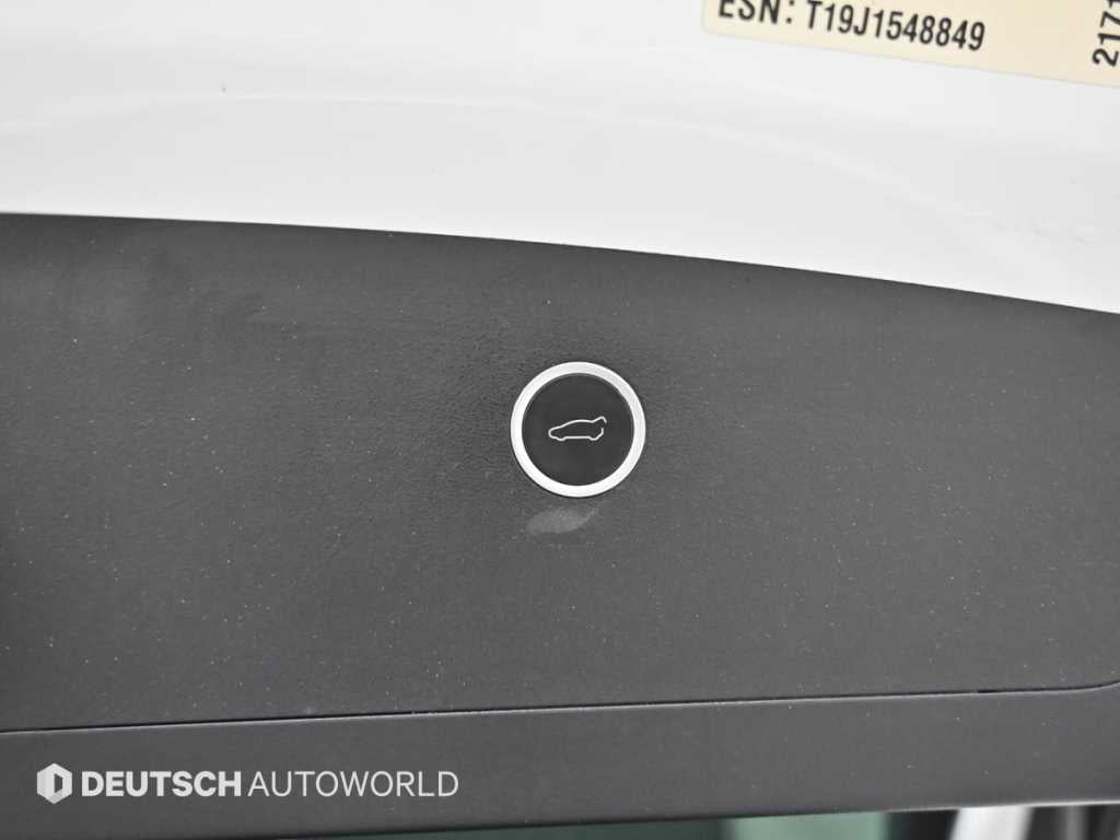 Tesla Model X — photo 19