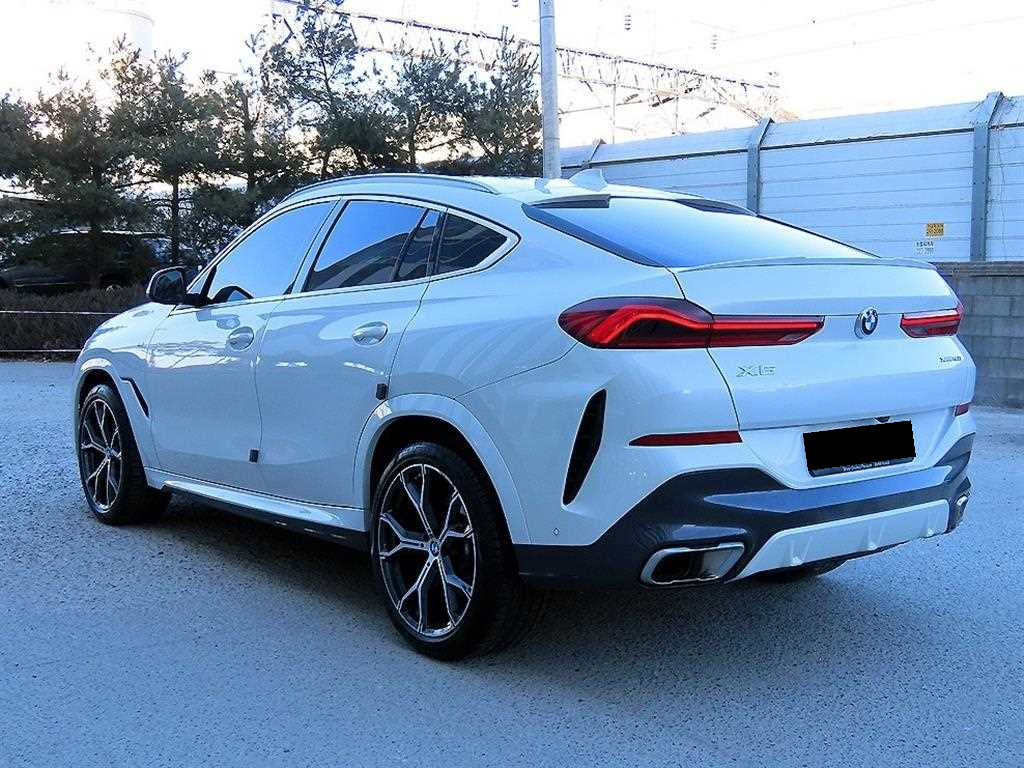 BMW X6 — photo 03