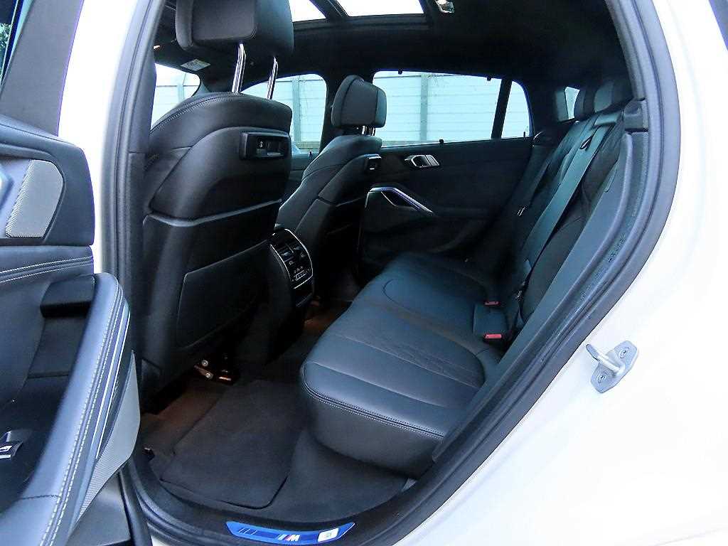 BMW X6 — photo 06