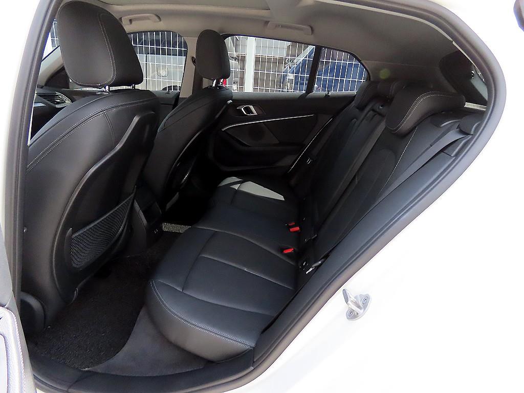 BMW 1-Series — photo 06