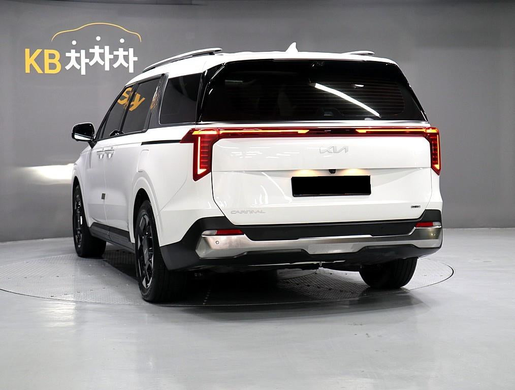 Kia Carnival — photo 04