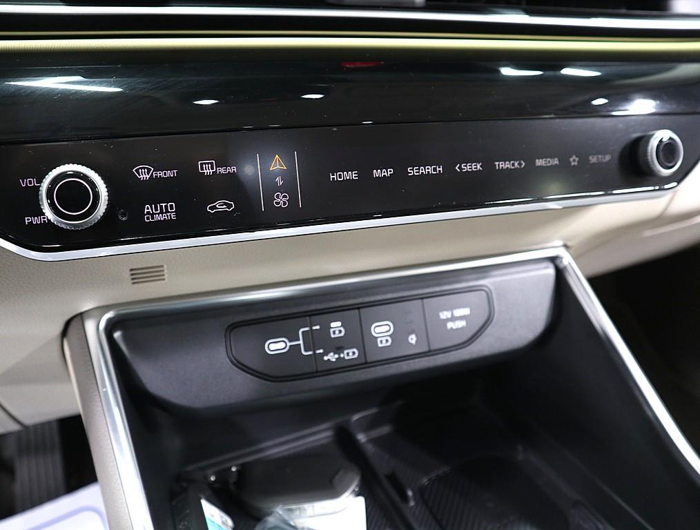 Kia Carnival — photo 11