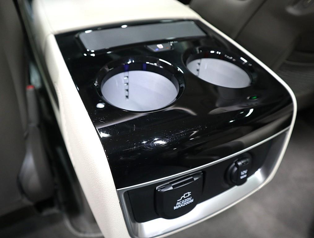 Kia Carnival — photo 13