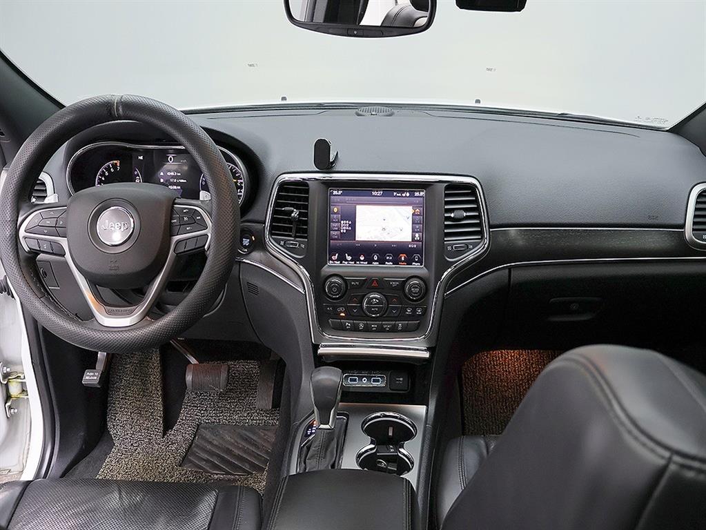 Jeep Cherokee — photo 05