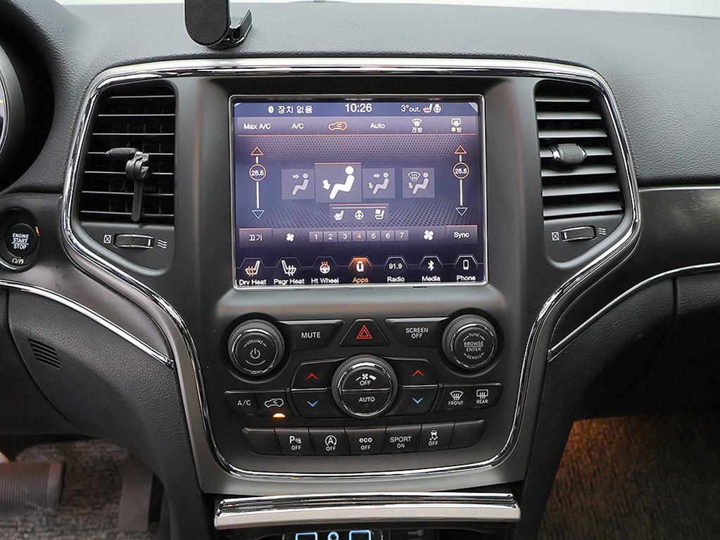 Jeep Cherokee — photo 09