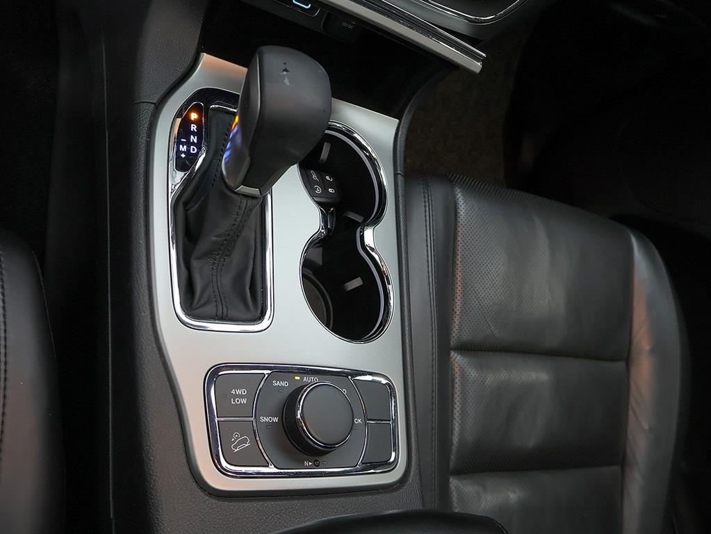 Jeep Cherokee — photo 10