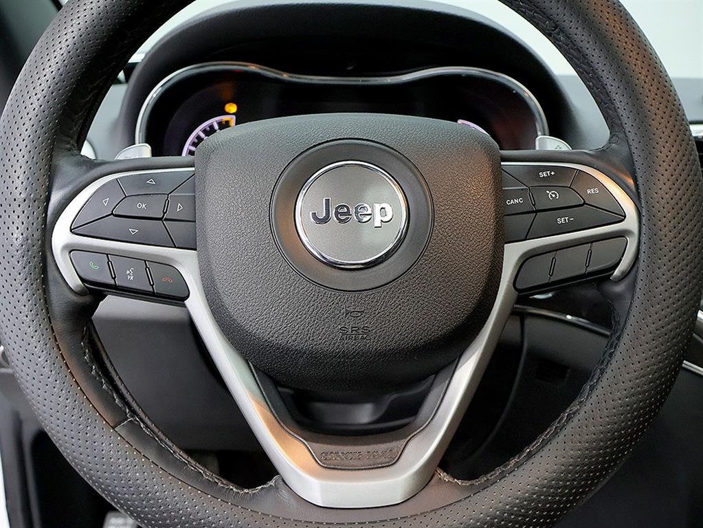 Jeep Cherokee — photo 14