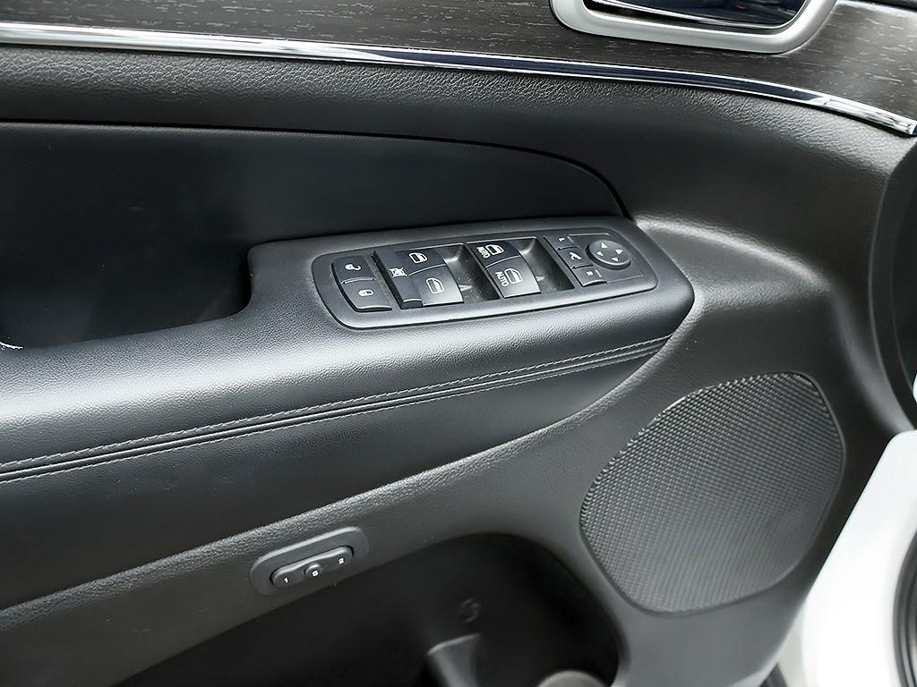 Jeep Cherokee — photo 16