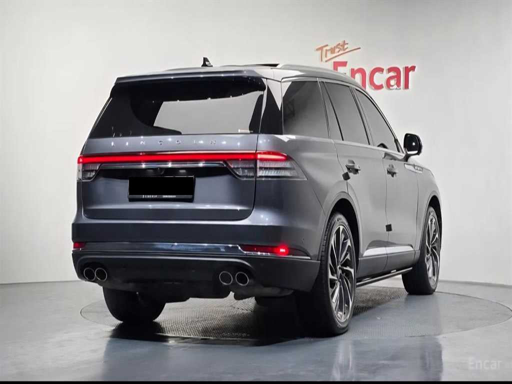 Lincoln Aviator — photo 04