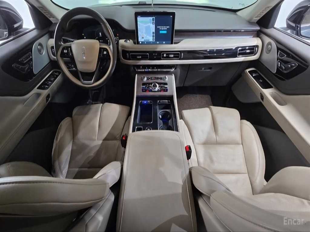 Lincoln Aviator — photo 14
