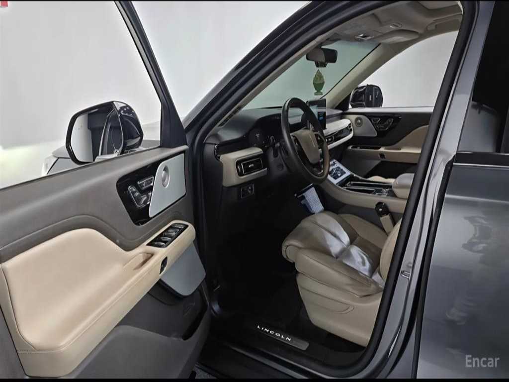 Lincoln Aviator — photo 15