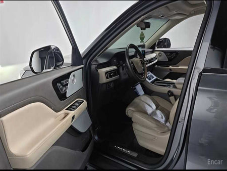 Lincoln Aviator — photo 15