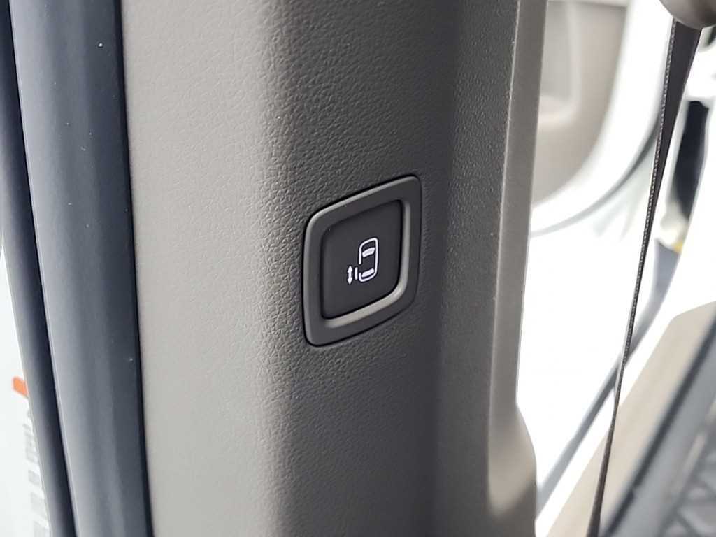 Kia Carnival — photo 16