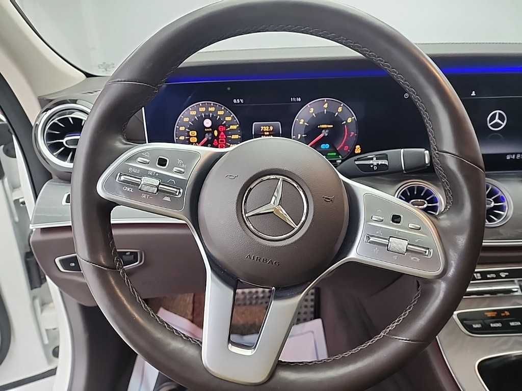 Mercedes-Benz CLS-Class — photo 09