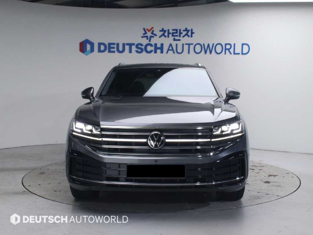 Volkswagen Touareg — photo 03