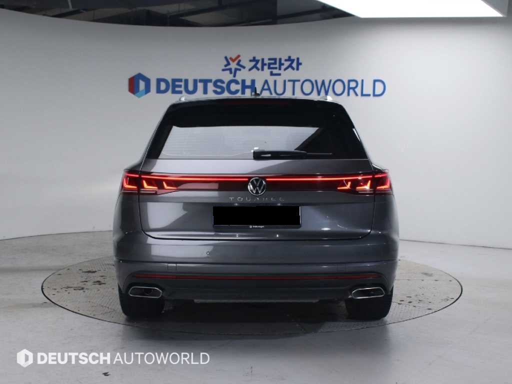 Volkswagen Touareg — photo 04