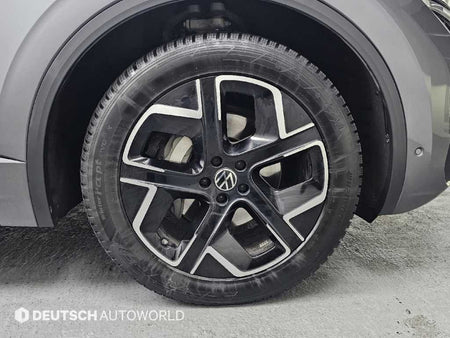 Volkswagen Touareg — photo 05
