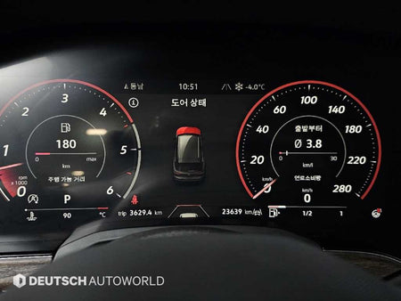 Volkswagen Touareg — photo 08