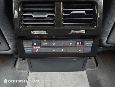 Volkswagen Touareg — photo 16
