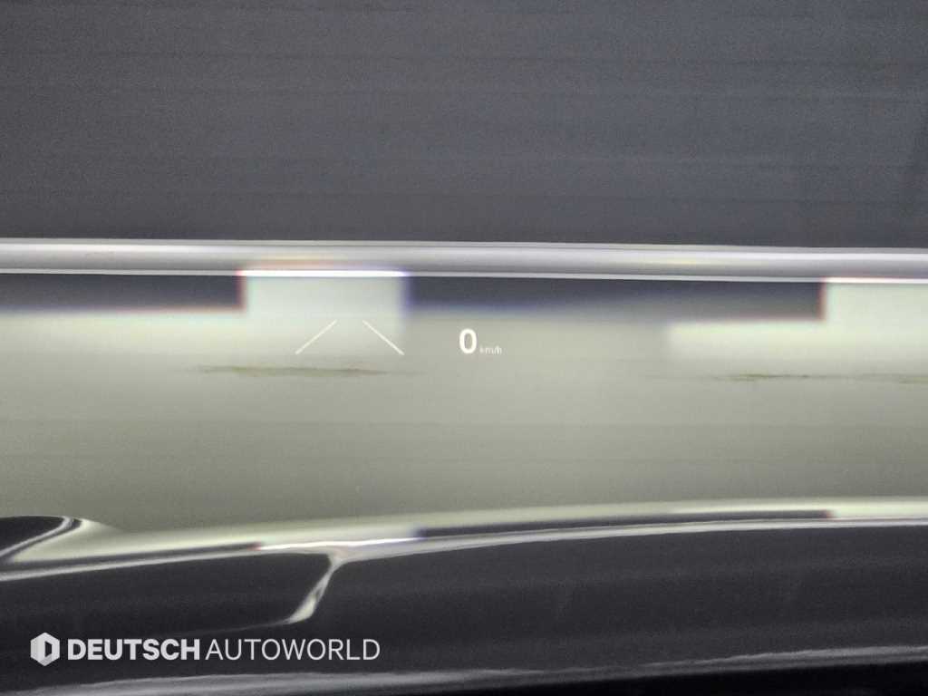 Volkswagen Touareg — photo 18