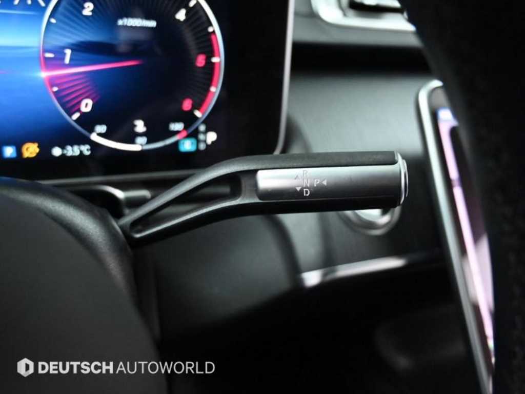 Mercedes-Benz S-Class — photo 09