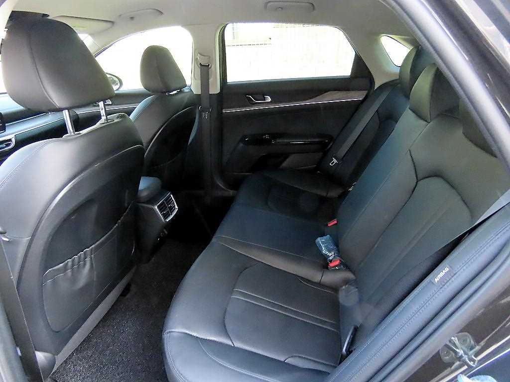 Kia K5 — photo 06