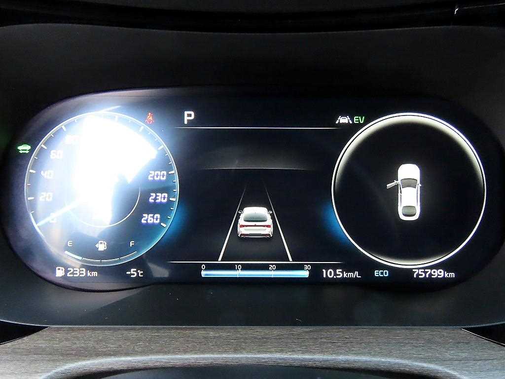 Kia K5 — photo 09