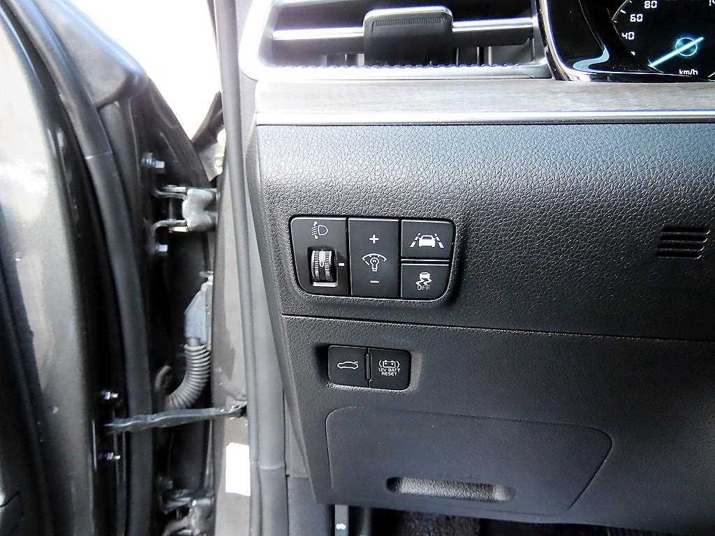 Kia K5 — photo 12
