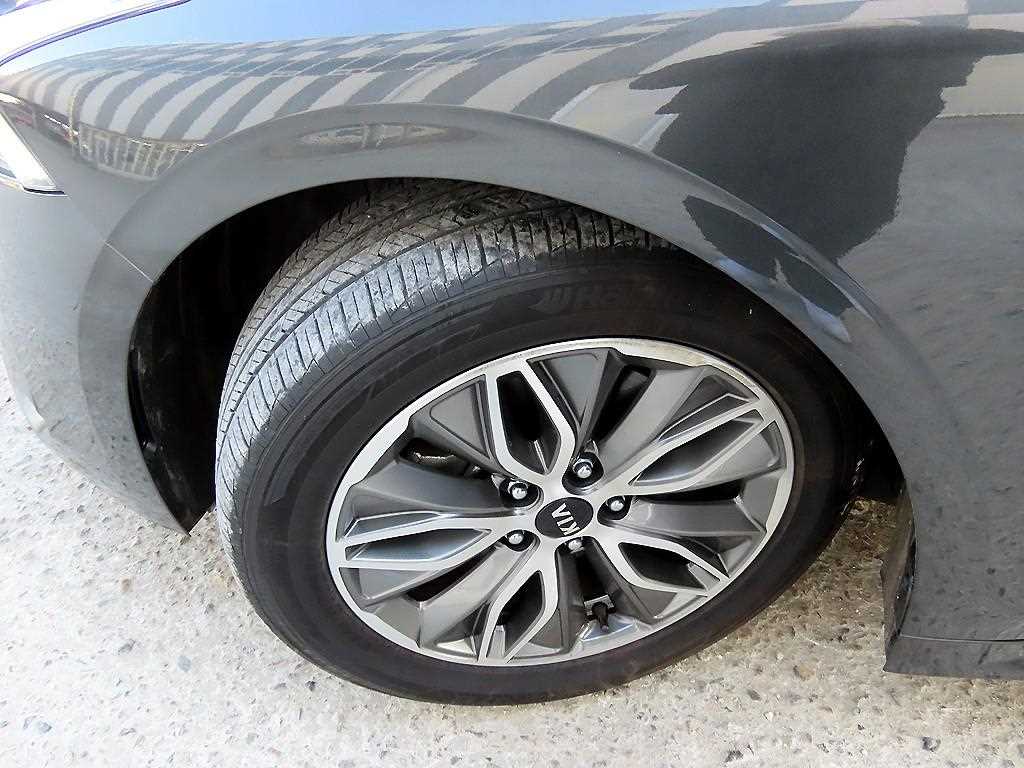 Kia K5 — photo 20