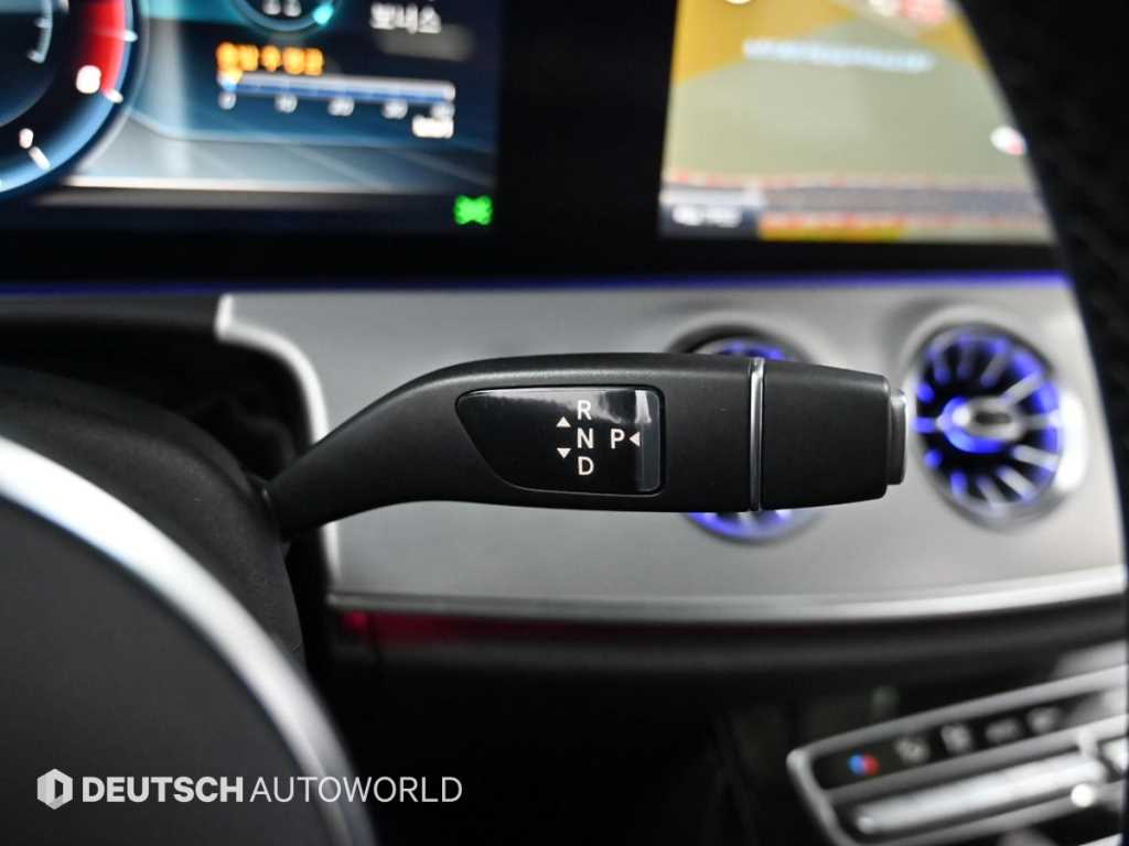 Mercedes-Benz CLS-Class — photo 09