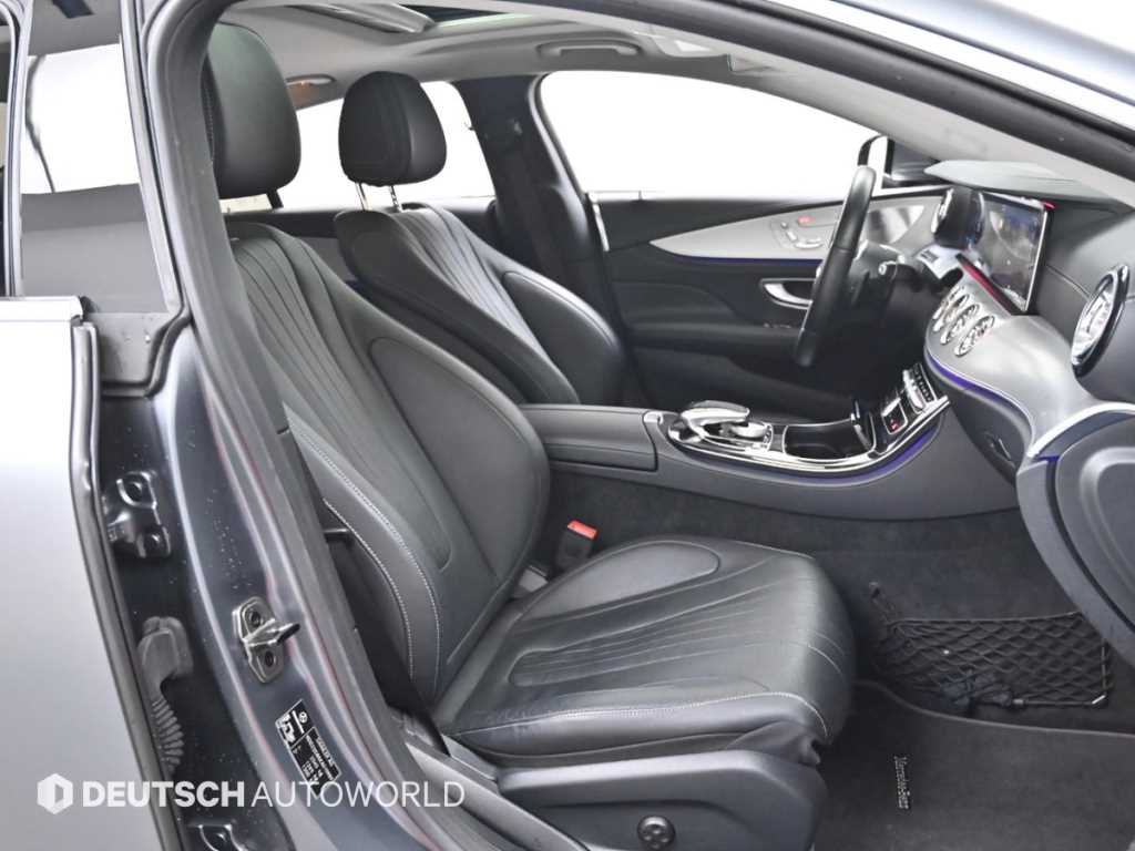 Mercedes-Benz CLS-Class — photo 10