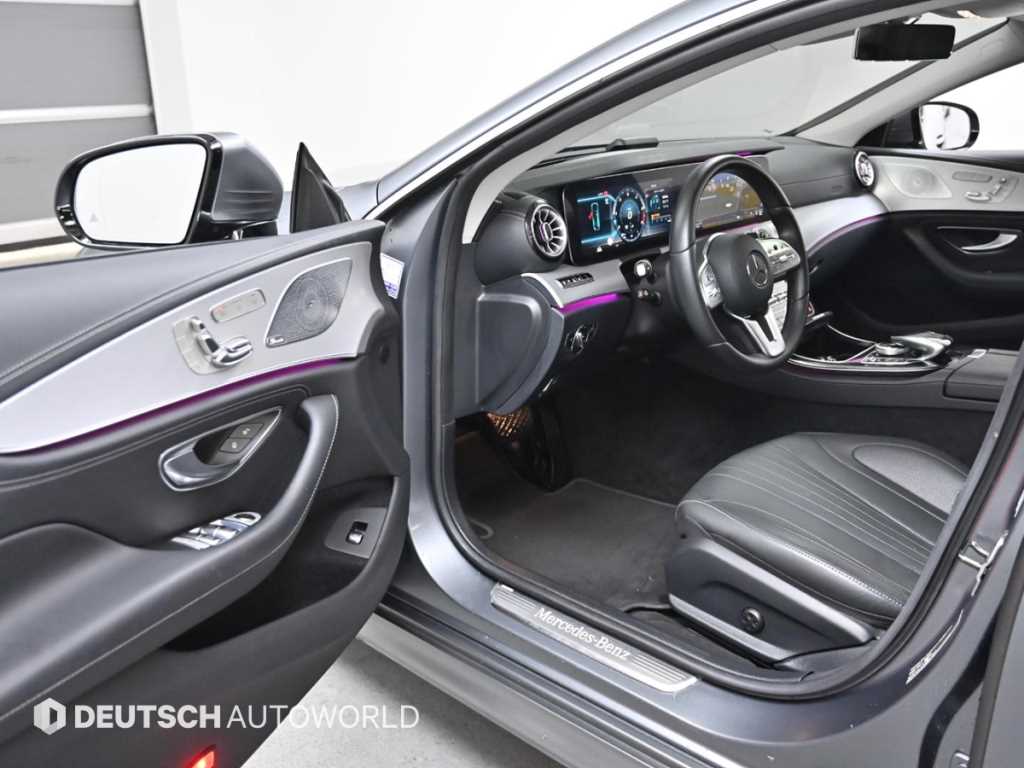 Mercedes-Benz CLS-Class — photo 11