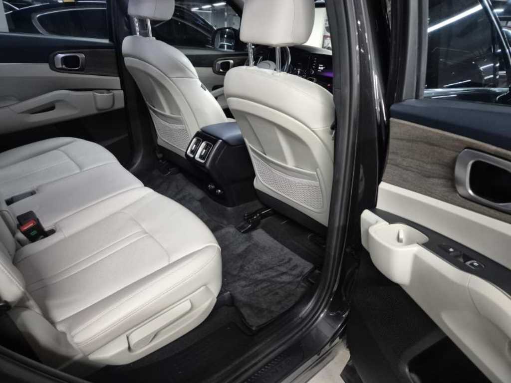 Kia Sorento — photo 12