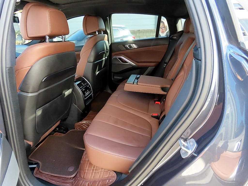 BMW X6 — photo 06