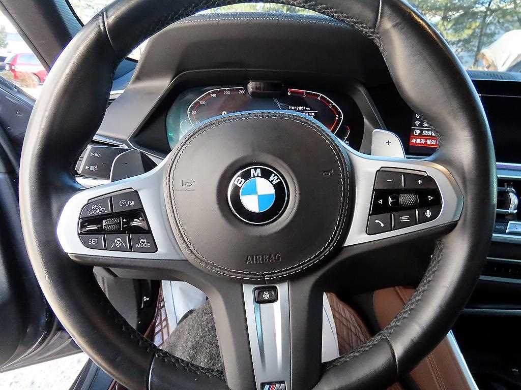 BMW X6 — photo 08