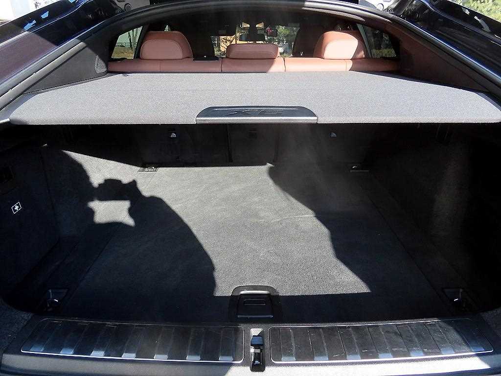 BMW X6 — photo 17
