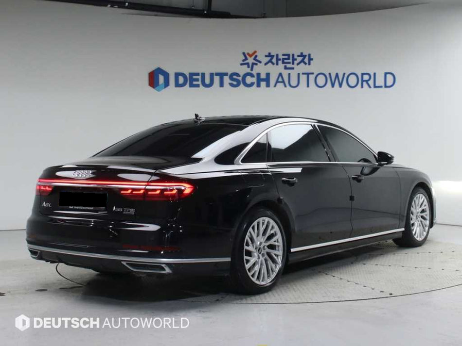 Audi A8 — photo 02