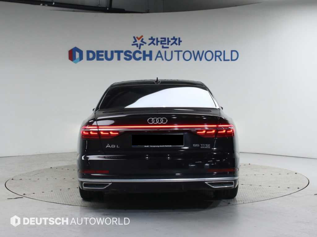 Audi A8 — photo 04