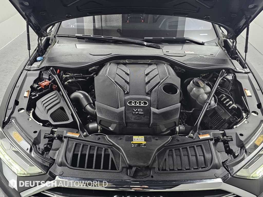 Audi A8 — photo 06