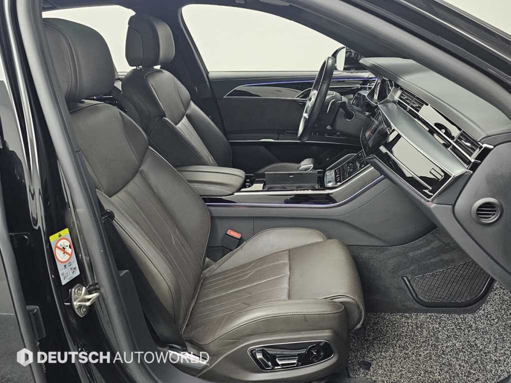 Audi A8 — photo 10