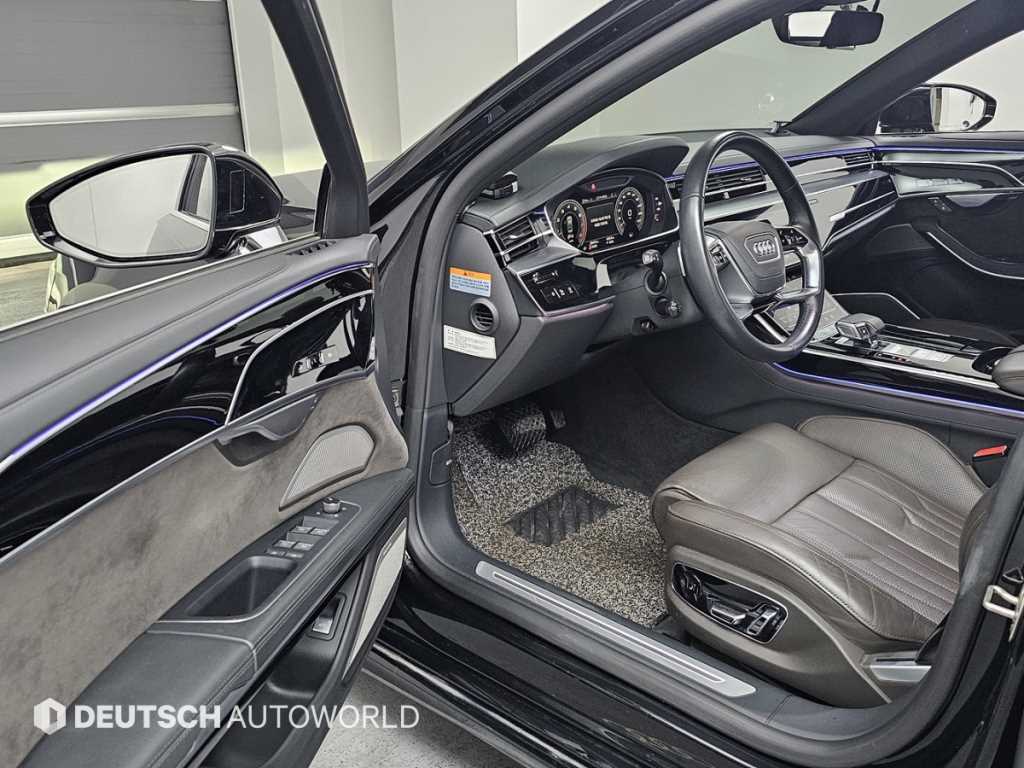Audi A8 — photo 11