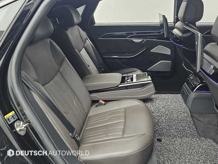 Audi A8 — photo 12