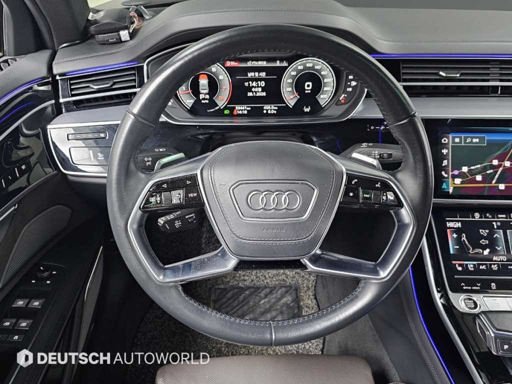 Audi A8 — photo 13