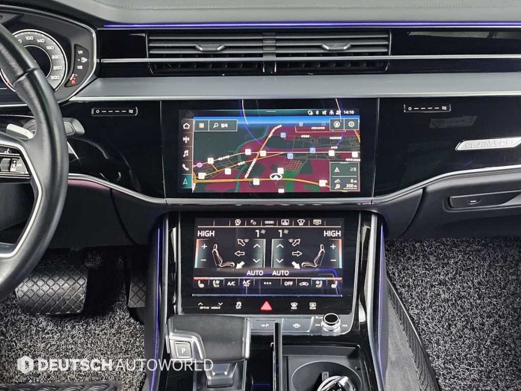 Audi A8 — photo 14