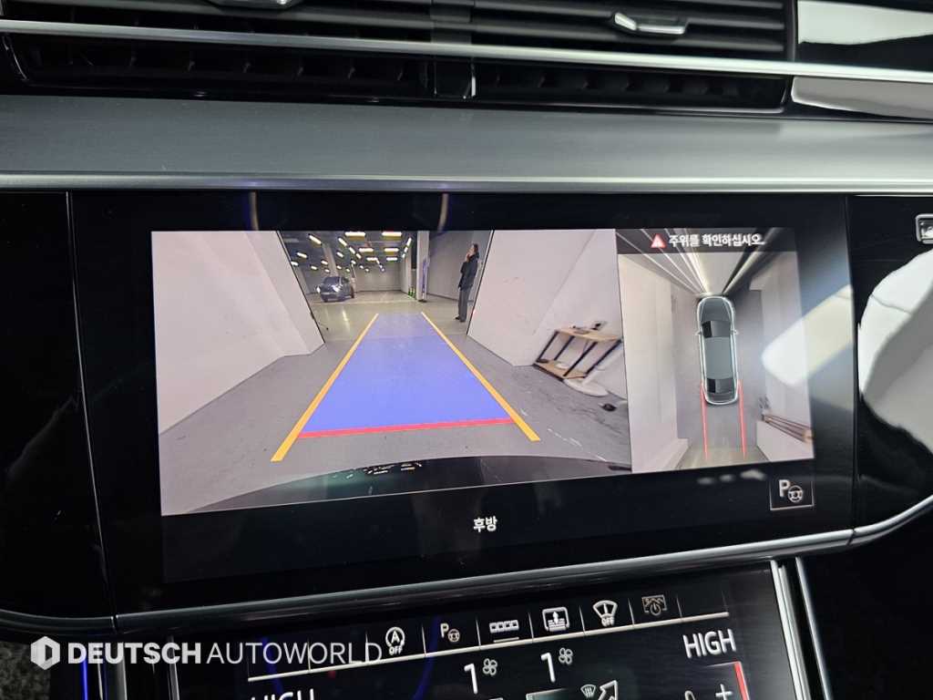 Audi A8 — photo 15
