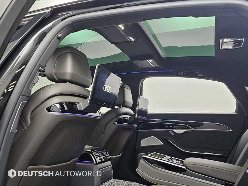 Audi A8 — photo 19