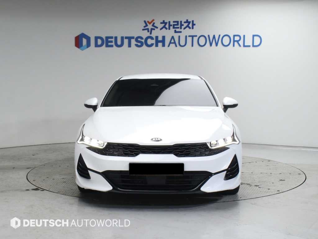 Kia K5 — photo 03