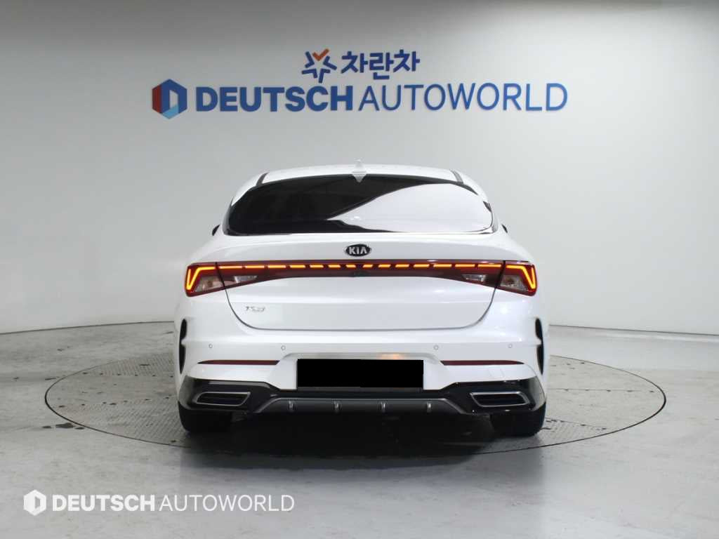 Kia K5 — photo 04