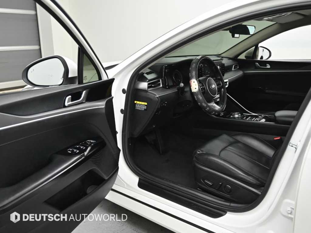 Kia K5 — photo 11