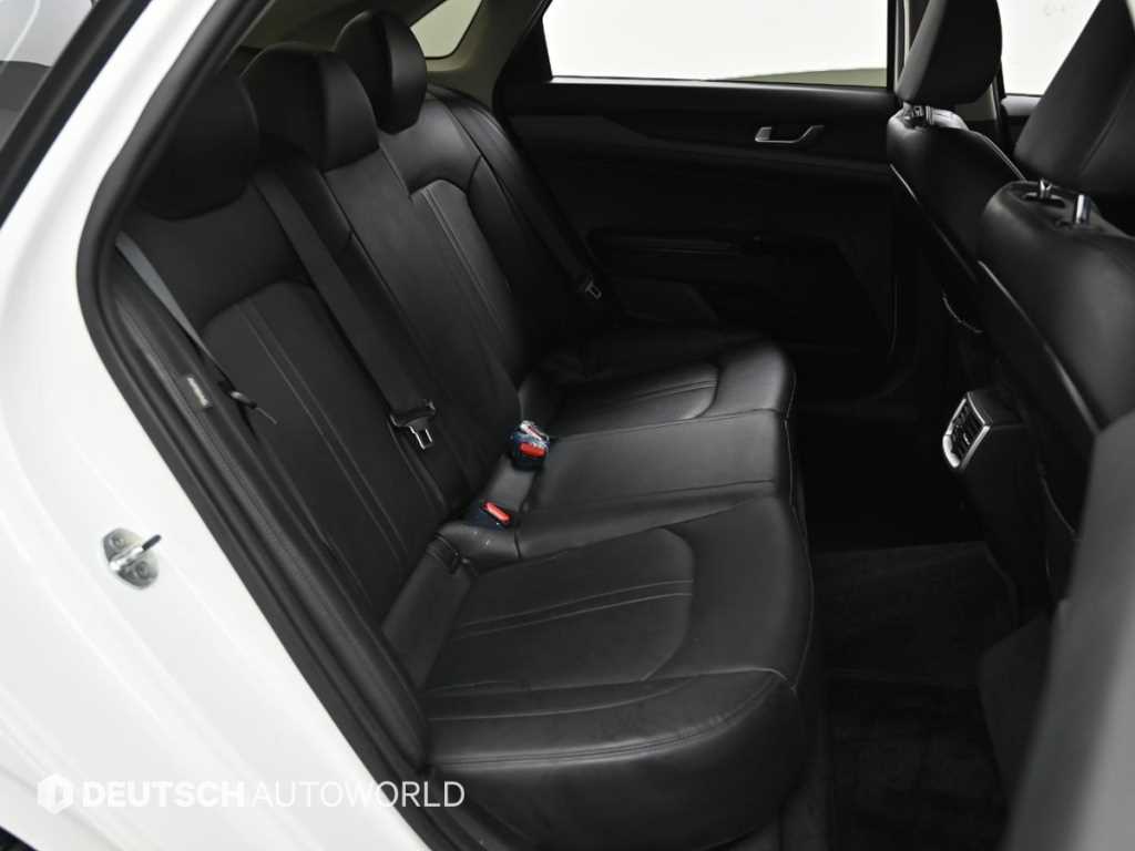 Kia K5 — photo 12